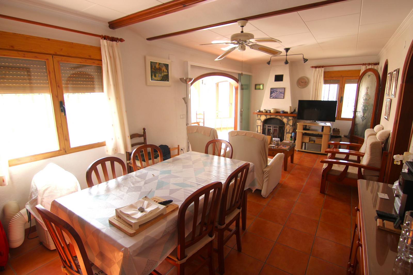 Villa en venta en zona tranquila del Portet con piscina.