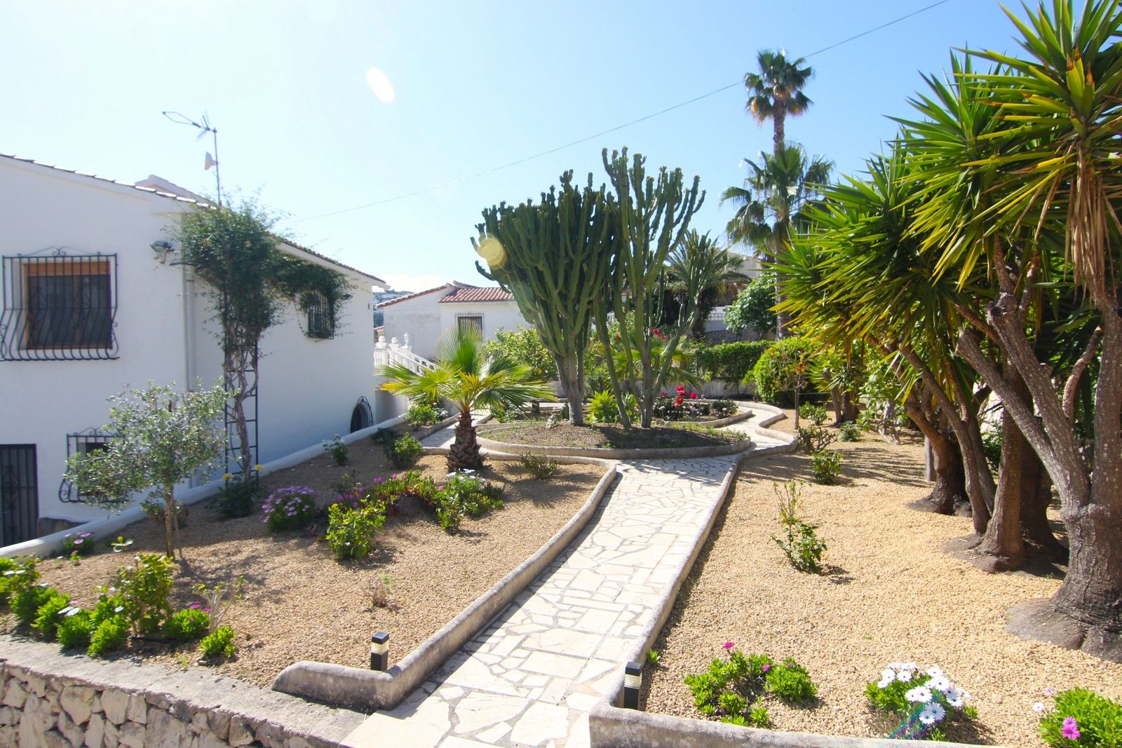Villa en venta en zona tranquila del Portet con piscina.