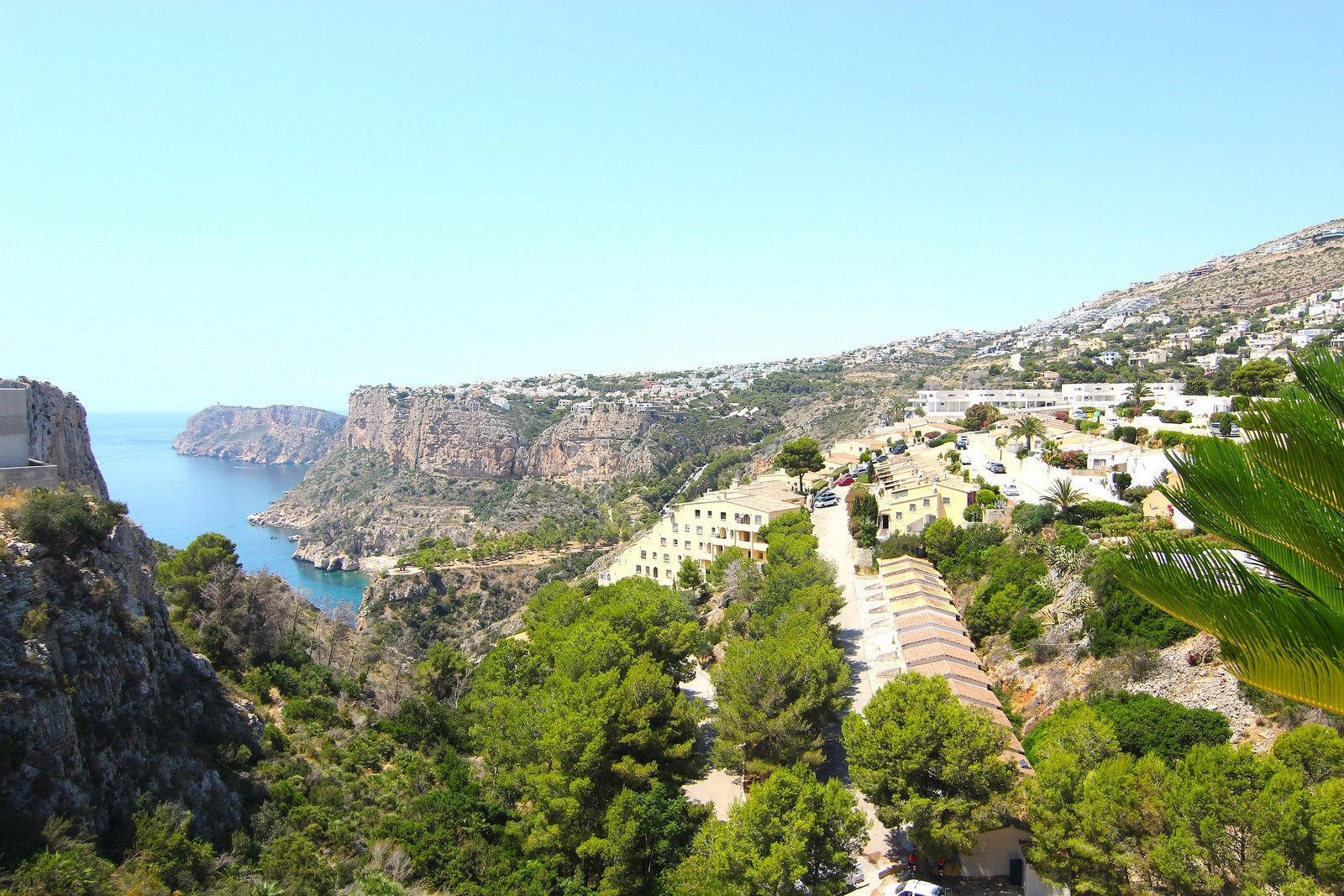 Villa con piscina y espectaculares vistas al mar en Cumbre del Sol.
