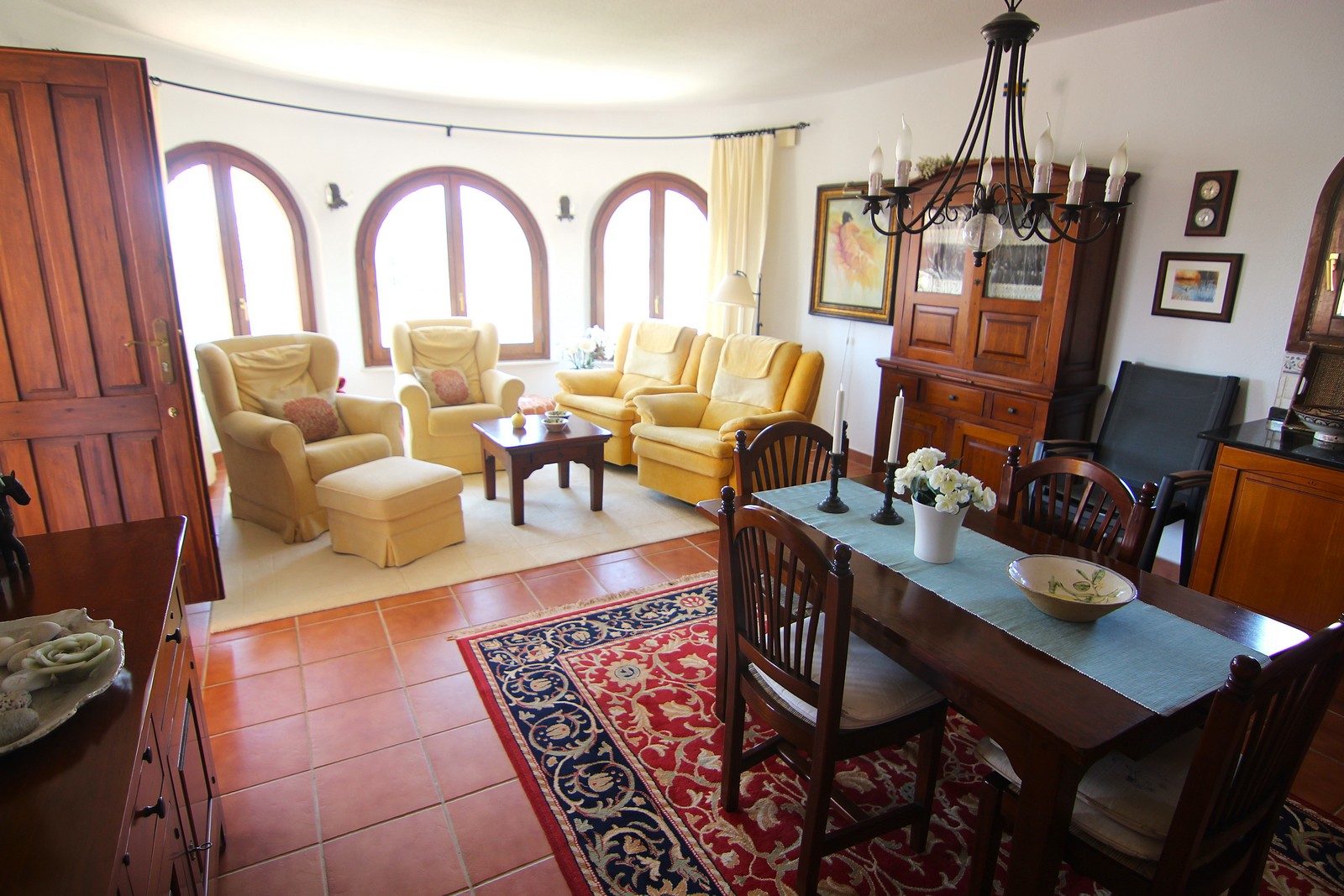 Villa con piscina y espectaculares vistas al mar en Cumbre del Sol.