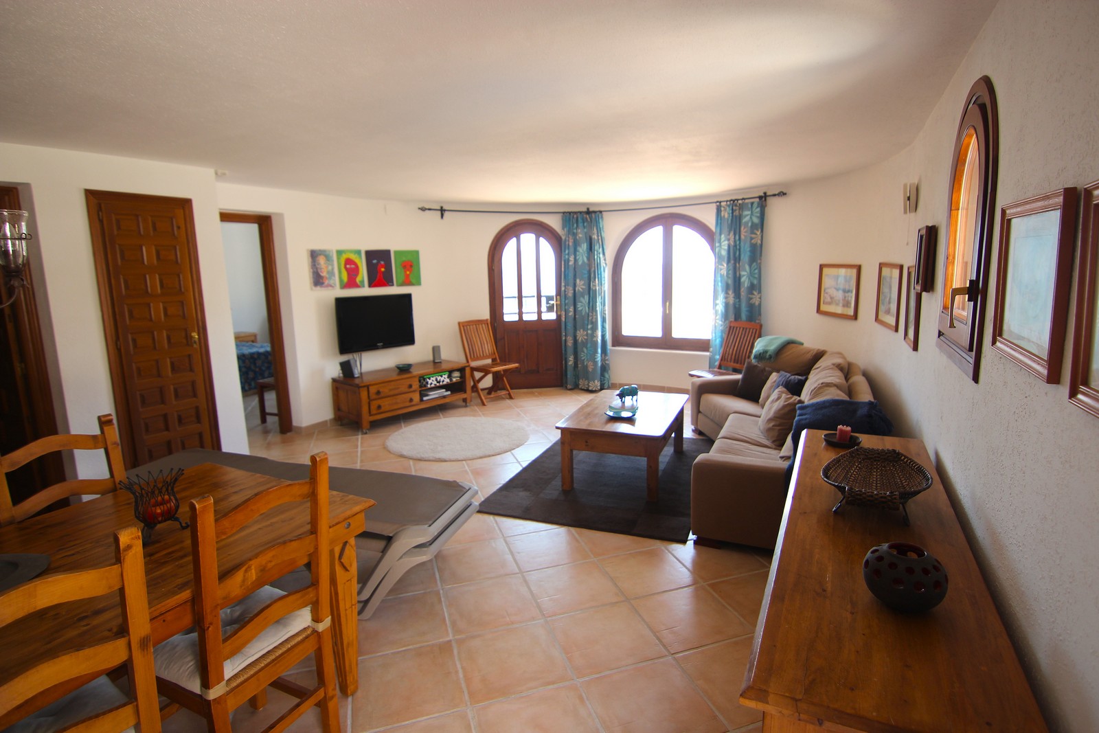 Villa con piscina y espectaculares vistas al mar en Cumbre del Sol.