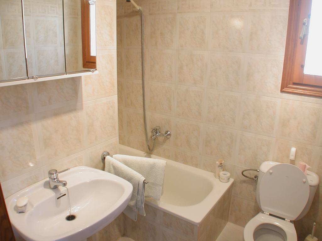 Villa a la venta con piscina y vistas al mar.