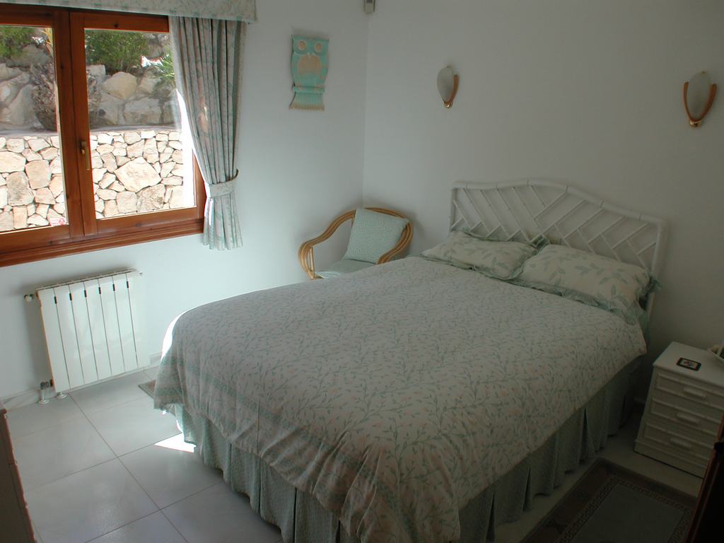 Villa a la venta con piscina y vistas al mar.