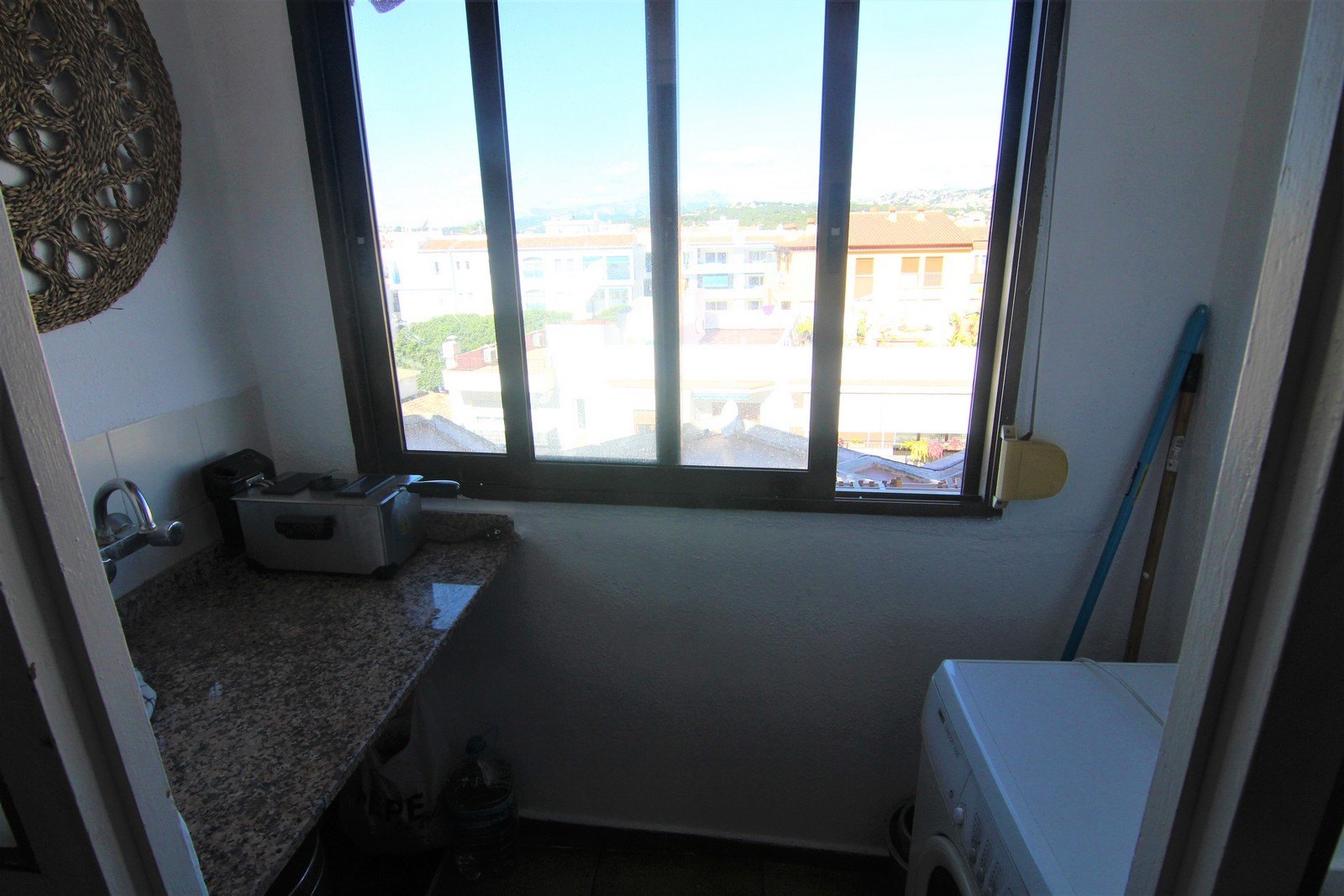 Apartamento con ascensor a la venta en el centro de Moraira.