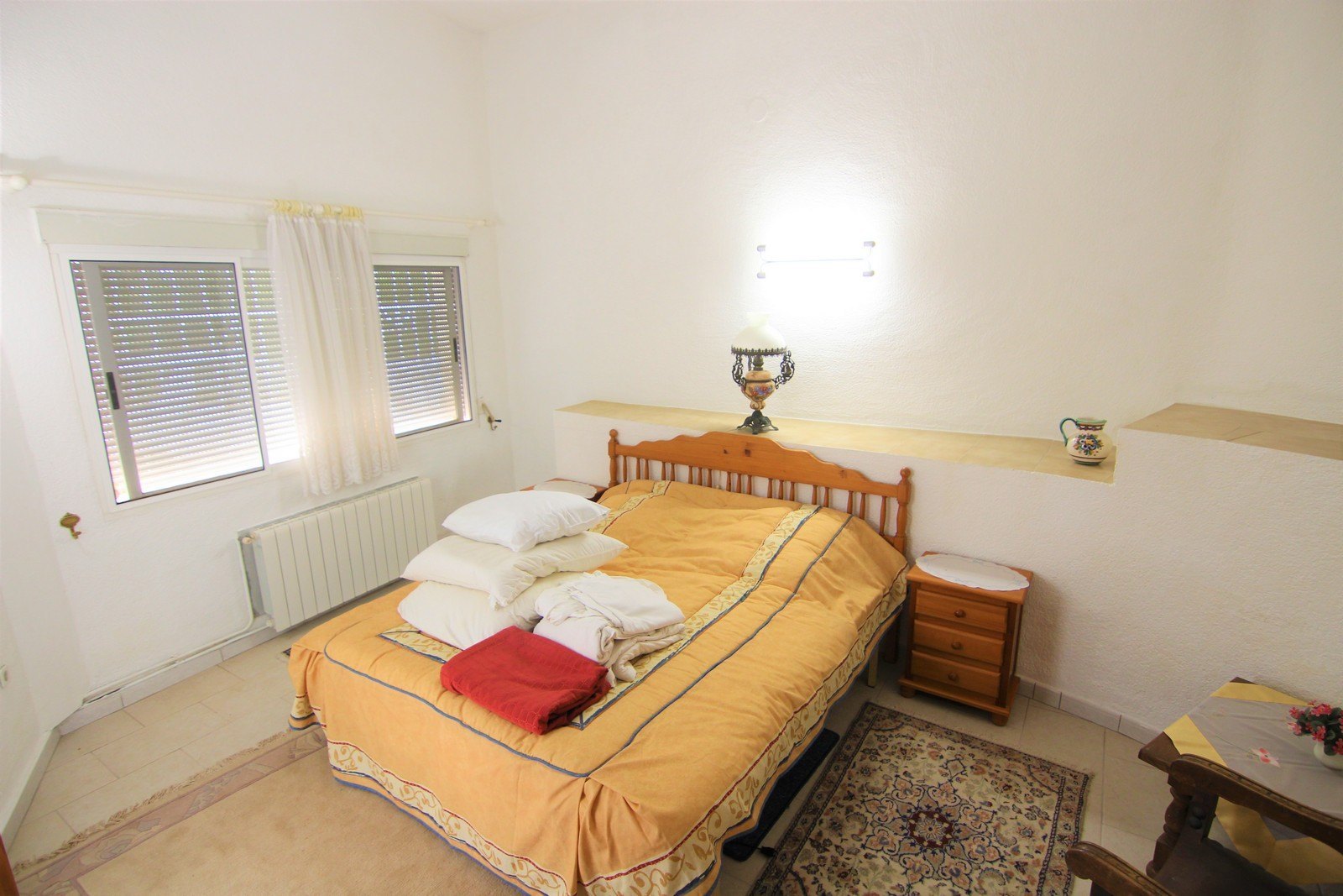 Villa a la venta con dos apartamentos y piscina en Moraira.