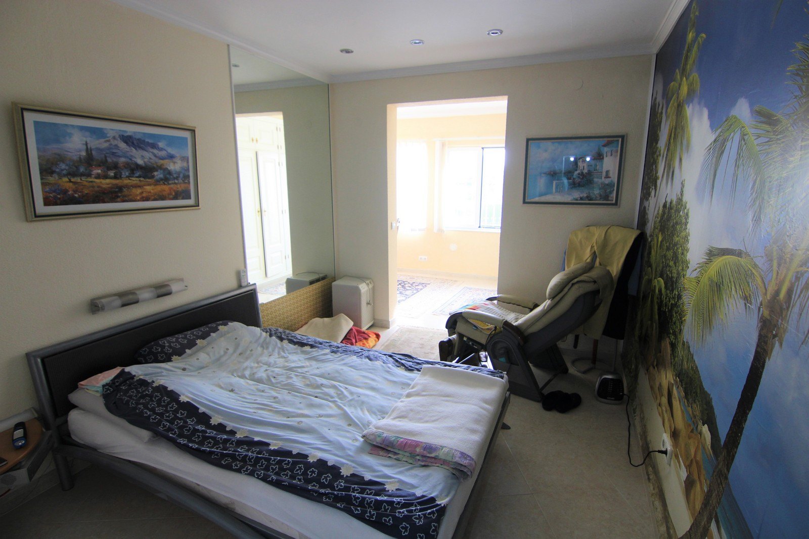 Villa a la venta con dos apartamentos y piscina en Moraira.