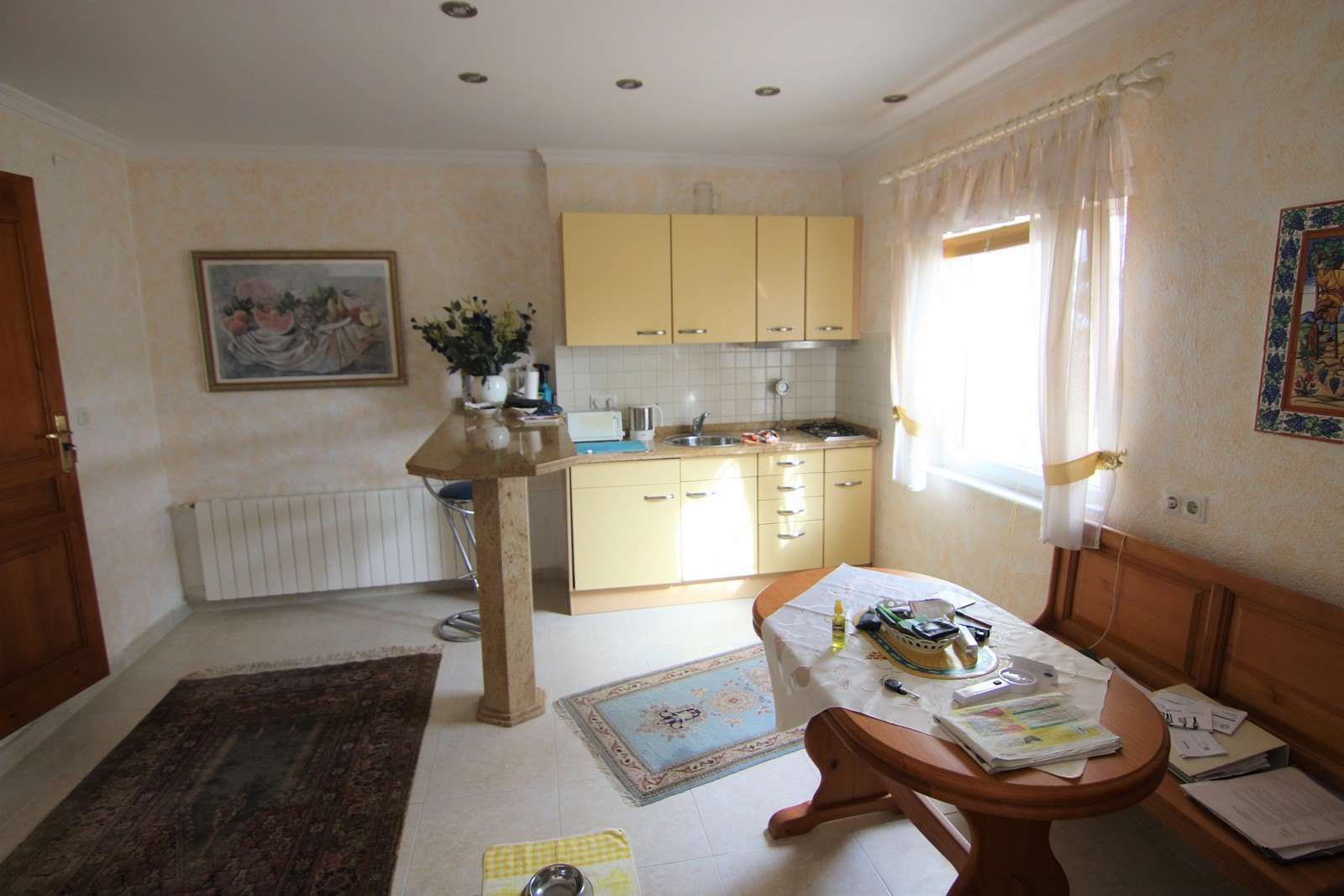 Villa a la venta con dos apartamentos y piscina en Moraira.