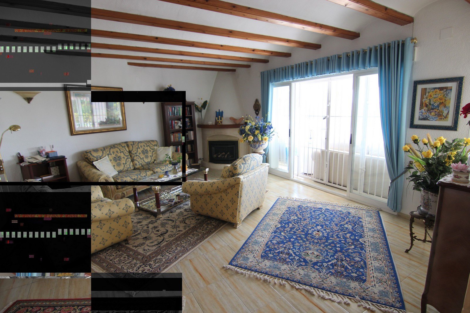 Villa a la venta con dos apartamentos y piscina en Moraira.
