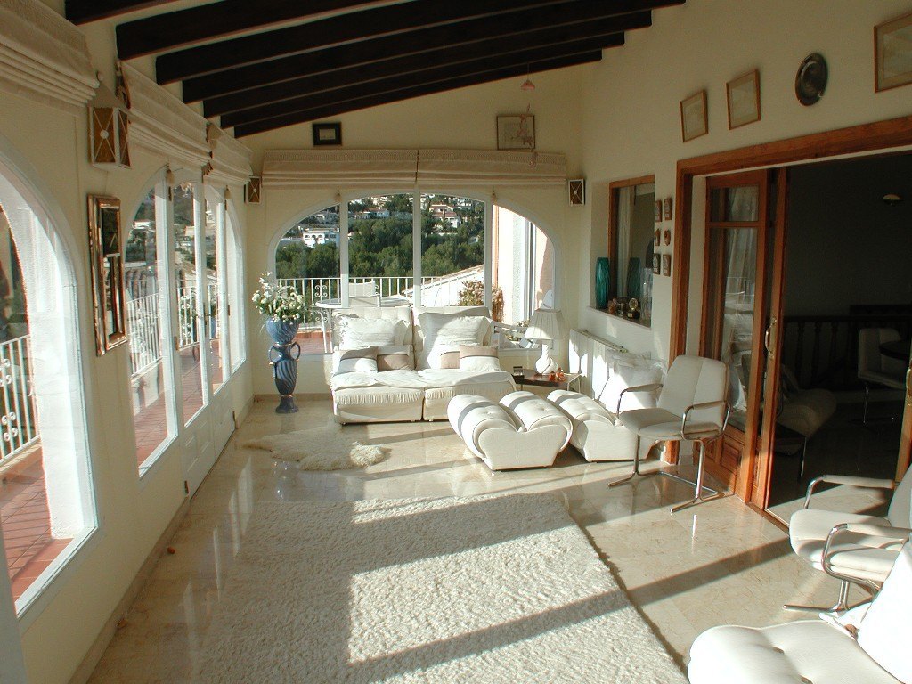 Amplia villa a la venta al lado del Club de Golf San Jaime con vistas al mar.